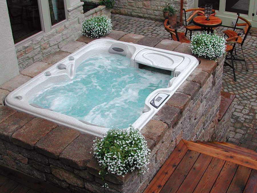 outdoor hot tub in Wichita Falls